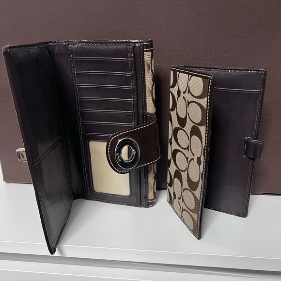 Vintage Coach Turnlock Wallet with Checkbook - Picture 7 of 12